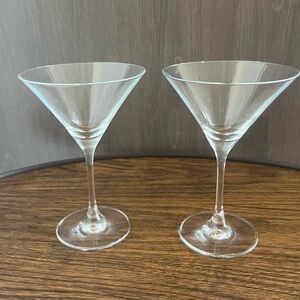 Crate & Barrel Martini Glasses Set of 2 Clear Modern Cocktail Barware Thin Stem